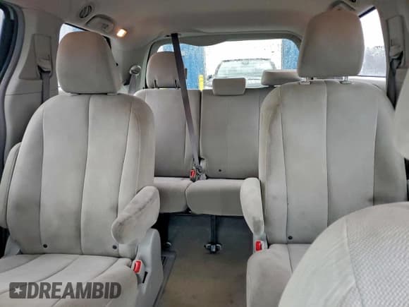 ✅ 2013 Toyota Sienna L • VIN: 5TDZK3DC8DS336697 • Lot: 94212395. Listed on Copart with 186,984 mi. Free auction sales archive from the USA and detailed vehicle history report at DreamBid. Image 10.