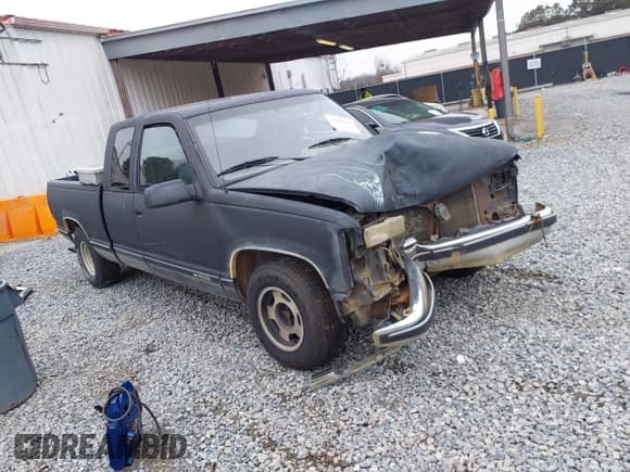 ✅ 1995 Chevrolet Silverado 1500 • VIN: 1GCEC19K5SE147685 • Lot: 41379632. Wystawiony na IAAI z przebiegiem 353 152 mil. Bezpłatny archiwum sprzedaży aukcyjnych z USA i szczegółowy raport historii pojazdu na DreamBid. Zdjęcie 1.