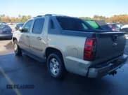 ✅ 2007 Chevrolet Avalanche LS • VIN: 3GNEC12087G164481 • Lot: 43542137. Listed on IAAI with 305,123 mi. Free auction sales archive from the USA and detailed vehicle history report at DreamBid. Image 3.