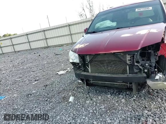 ✅ 2014 Chrysler Town & Country Touring • VIN: 2C4RC1BG6ER364709 • Lot: 84215595. Wystawiony na Copart z przebiegiem Nie podano. Bezpłatny archiwum sprzedaży aukcyjnych z USA i szczegółowy raport historii pojazdu na DreamBid. Zdjęcie 15.