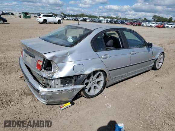 ✅ 1999 BMW 3 Series 323i • VIN: WBAAM333XXFP63650 • Lot: 69592685. Wystawiony na Copart z przebiegiem Nie podano. Bezpłatny archiwum sprzedaży aukcyjnych z USA i szczegółowy raport historii pojazdu na DreamBid. Zdjęcie 3.