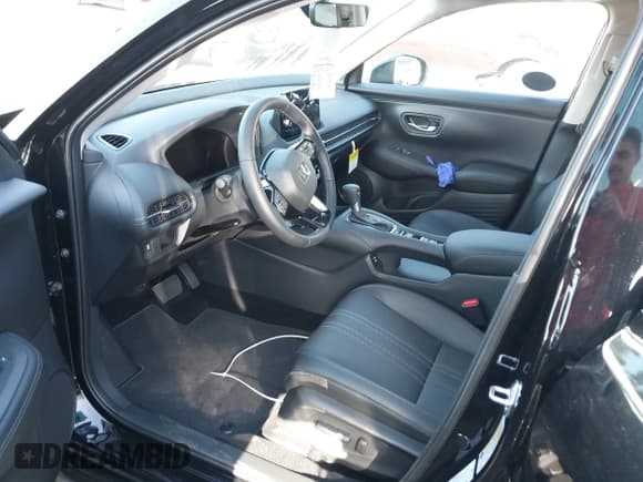 ✅ 2025 Honda HR-V EX-L • VIN: 3CZRZ1H71SM748576 • Lot: 42481976. Wystawiony na IAAI z przebiegiem 1 759 mil. Bezpłatny archiwum sprzedaży aukcyjnych z USA i szczegółowy raport historii pojazdu na DreamBid. Zdjęcie 5.