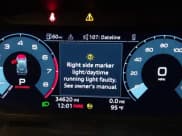 ✅ 2024 Audi Q3 Premium • VIN: WA1AUCF31R1086691 • Lot: 42789631. Wystawiony na IAAI z przebiegiem 34 620 mil. Bezpłatny archiwum sprzedaży aukcyjnych z USA i szczegółowy raport historii pojazdu na DreamBid. Zdjęcie 7.