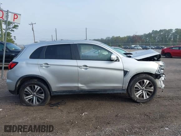 ✅ 2021 Mitsubishi Outlander ES • VIN: JA4ARUAU6MU020653 • Lot: 43406687. Listed on IAAI with 104,009 mi. Free auction sales archive from the USA and detailed vehicle history report at DreamBid. Image 12.