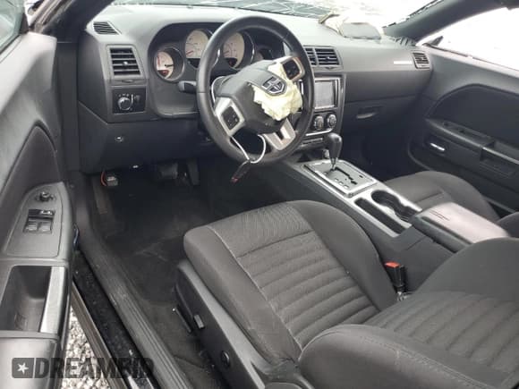 ✅ 2013 Dodge Challenger SXT • VIN: 2C3CDYAG4DH674489 • Lot: 72919934. Wystawiony na Copart z przebiegiem 87 245 mil. Bezpłatny archiwum sprzedaży aukcyjnych z USA i szczegółowy raport historii pojazdu na DreamBid. Zdjęcie 8.