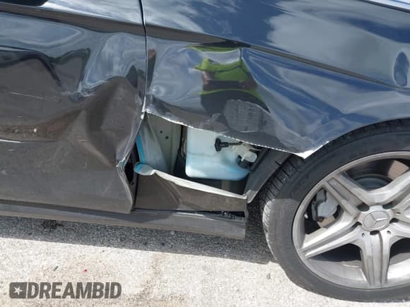 ✅ 2009 Mercedes-Benz CLS 550 • VIN: WDDDJ72XX9A149790 • Lot: 43034212. Wystawiony na IAAI z przebiegiem 76 667 mil. Bezpłatny archiwum sprzedaży aukcyjnych z USA i szczegółowy raport historii pojazdu na DreamBid. Zdjęcie 12.