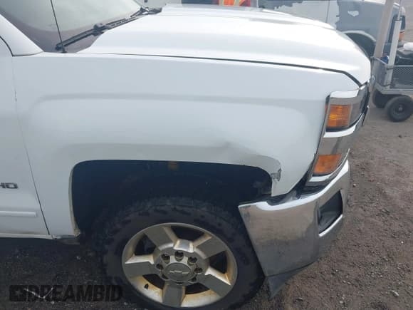 ✅ 2019 Chevrolet Silverado 2500HD LT • VIN: 2GC2KSEG1K1235759 • Lot: 43194918. Listed on IAAI with 139,856 mi. Free auction sales archive from the USA and detailed vehicle history report at DreamBid. Image 18.