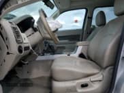 ✅ 2009 Mercury Mariner Hybrid • VIN: 4M2CU39389KJ10015 • Lot: 67300325. Listed on Copart with 140,183 mi. Free auction sales archive from the USA and detailed vehicle history report at DreamBid. Image 7.