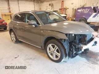 ✅ 2025 Audi Q5 S line Premium Plus • VIN: WA1E2AFY5S2016537 • Лот: 43055832. Опубликован ранее на IAAI с пробегом 1 573 миль. Бесплатный доступ к архиву аукционных продаж из США и подробный отчёт об истории автомобиля на DreamBid. Изображение 1.