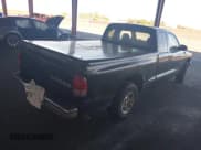 ✅ 2000 Dodge Dakota • VIN: 1B7GL22X2YS587619 • Lot: 43484603. Listed on IAAI with 230,262 mi. Free auction sales archive from the USA and detailed vehicle history report at DreamBid. Image 4.