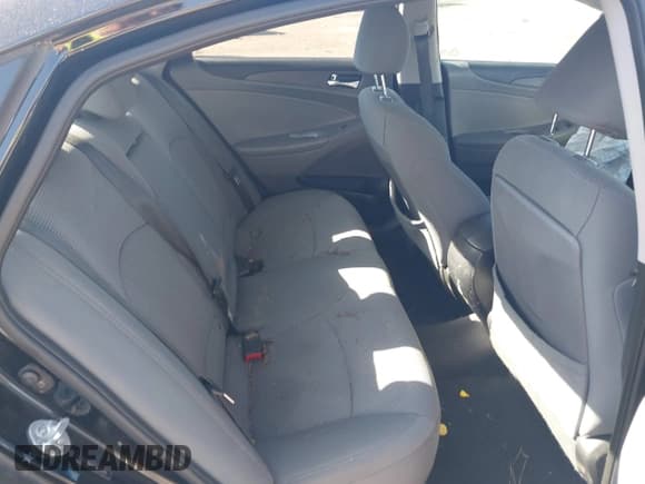 ✅ 2014 Hyundai Sonata GLS • VIN: 5NPEB4AC2EH926510 • Lot: 43521608. Wystawiony na IAAI z przebiegiem 83 018 mil. Bezpłatny archiwum sprzedaży aukcyjnych z USA i szczegółowy raport historii pojazdu na DreamBid. Zdjęcie 8.