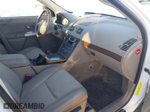 ✅ 2006 Volvo XC90 2.5L Turbo • VIN: YV4CN592461296169 • Lot: 43414355. Listed on IAAI with 128,454 mi. Free auction sales archive from the USA and detailed vehicle history report at DreamBid. Image 5.