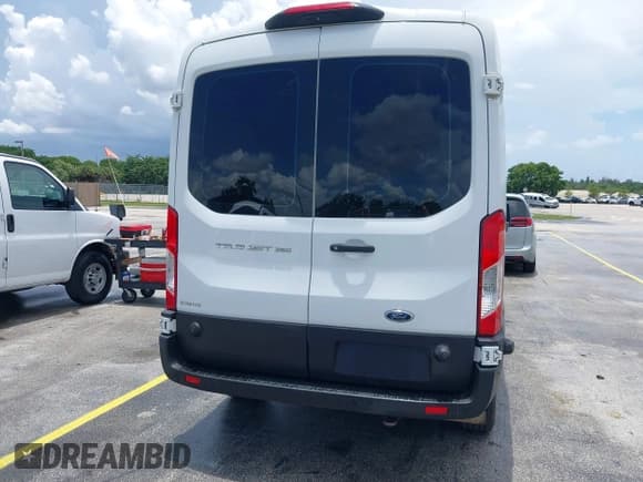✅ 2020 Ford Transit Passenger XL • VIN: 1FBAX2C87LKB20162 • Lot: 42712190. Wystawiony na IAAI z przebiegiem 48 545 mil. Bezpłatny archiwum sprzedaży aukcyjnych z USA i szczegółowy raport historii pojazdu na DreamBid. Zdjęcie 16.