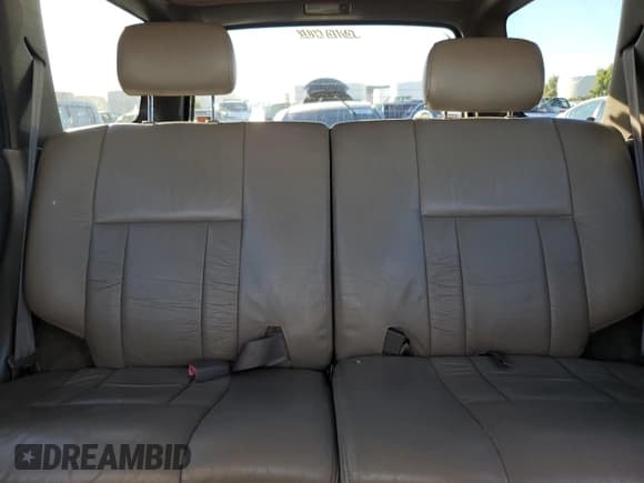 ✅ 1996 Toyota 4Runner Limited • VIN: JT3HN87R5T0046309 • Лот: 90522385. Опубликован ранее на Copart с пробегом 256 963 миль. Бесплатный доступ к архиву аукционных продаж из США и подробный отчёт об истории автомобиля на DreamBid. Изображение 10.