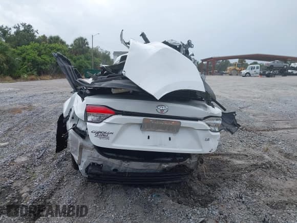 ✅ 2024 Toyota Corolla LE • VIN: 5YFB4MDE8RP082198 • Lot: 43371825. Listed on IAAI with Not provided. Free auction sales archive from the USA and detailed vehicle history report at DreamBid. Image 15.