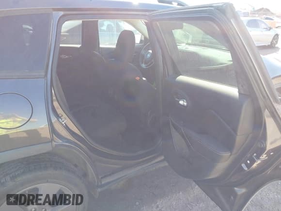 ✅ 2017 Jeep Cherokee Latitude • VIN: 1C4PJLCB8HW547553 • Лот: 41666321. Опубликован ранее на IAAI с пробегом 101 132 миль. Бесплатный доступ к архиву аукционных продаж из США и подробный отчёт об истории автомобиля на DreamBid. Изображение 8.