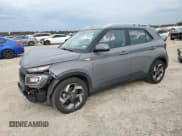 ✅ 2021 Hyundai Venue SEL • VIN: KMHRC8A34MU099521 • Lot: 89340975. Wystawiony na Copart z przebiegiem 77 439 mil. Bezpłatny archiwum sprzedaży aukcyjnych z USA i szczegółowy raport historii pojazdu na DreamBid. Zdjęcie 1.