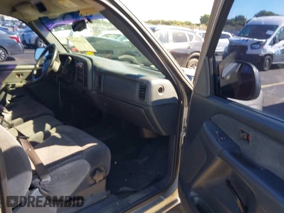 ✅ 2002 Chevrolet Silverado 1500 LS • VIN: 2GCEC19W721385283 • Лот: 43340350. Опубликован ранее на IAAI с пробегом 151 024 миль. Бесплатный доступ к архиву аукционных продаж из США и подробный отчёт об истории автомобиля на DreamBid. Изображение 5.