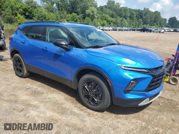 ✅ 2024 Chevrolet Blazer LT • VIN: 3GNKBCR4XRS285880 • Lot: 68721895. Listed on Copart with 2,976 mi. Free auction sales archive from the USA and detailed vehicle history report at DreamBid. Image 4.