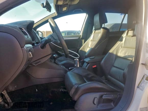 ✅ 2012 Volkswagen Golf R • VIN: WVWPF7AJ4CW211734 • Лот: 94564185. Опубликован ранее на Copart с пробегом 129 795 миль. Бесплатный доступ к архиву аукционных продаж из США и подробный отчёт об истории автомобиля на DreamBid. Изображение 7.