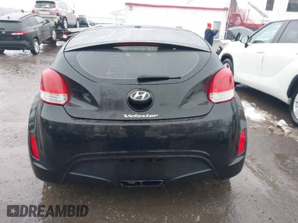 2012 Hyundai Veloster w/Black Int с VIN KMHTC6ADXCU024923, выставлен на аукционе IAAI как лот 41556793 с пробегом 101 923 миль миль и . История ставок и продаж доступна на DreamBid. Изображение 16.