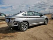 ✅ 2022 Volkswagen Jetta S • VIN: 3VWCM7BU4NM011448 • Lot: 81603025. Wystawiony na Copart z przebiegiem 106 560 mil. Bezpłatny archiwum sprzedaży aukcyjnych z USA i szczegółowy raport historii pojazdu na DreamBid. Zdjęcie 3.