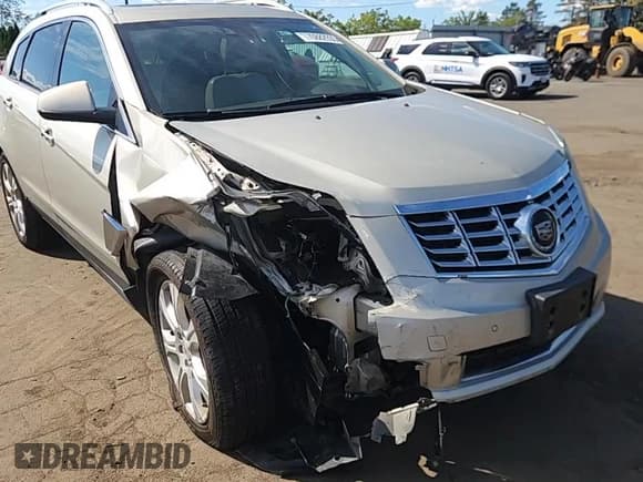 ✅ 2015 Cadillac SRX Premium Collection • VIN: 3GYFNGE38FS547147 • Lot: 70882935. Wystawiony na Copart z przebiegiem 160 153 mil. Bezpłatny archiwum sprzedaży aukcyjnych z USA i szczegółowy raport historii pojazdu na DreamBid. Zdjęcie 14.