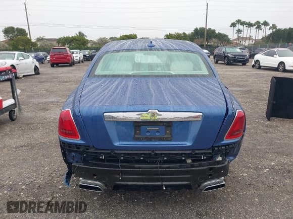 ✅ 2011 Rolls-Royce Ghost • VIN: SCA664S55BUX49548 • Lot: 41395054. Wystawiony na IAAI z przebiegiem 17 710 mil. Bezpłatny archiwum sprzedaży aukcyjnych z USA i szczegółowy raport historii pojazdu na DreamBid. Zdjęcie 6.