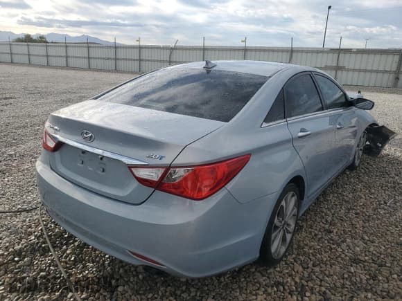 ✅ 2013 Hyundai Sonata SE • VIN: 5NPEC4AB3DH674298 • Lot: 71640284. Listed on Copart with 118,189 mi. Free auction sales archive from the USA and detailed vehicle history report at DreamBid. Image 3.