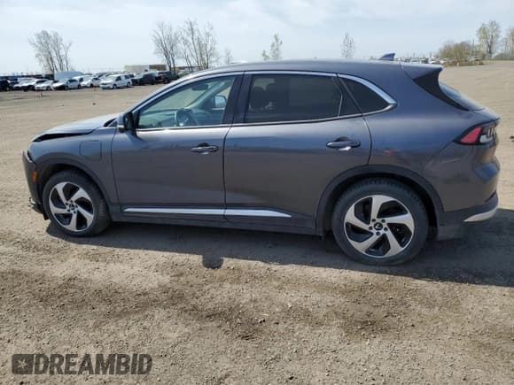 ✅ 2024 VinFast VF 8 Eco • VIN: RLLV1AEB8RH006281 • Lot: 56488785. Wystawiony na Copart z przebiegiem 8 303 mil. Bezpłatny archiwum sprzedaży aukcyjnych z USA i szczegółowy raport historii pojazdu na DreamBid. Zdjęcie 2.