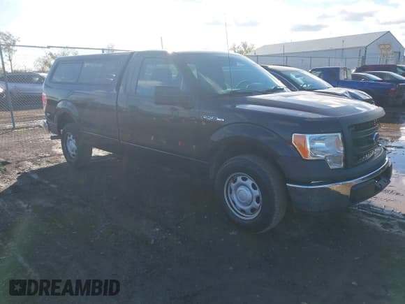 ✅ 2013 Ford F-150 XL • VIN: 1FTMF1CM5DKF15526 • Лот: 43500805. Опубликован ранее на IAAI с пробегом 116 446 миль. Бесплатный доступ к архиву аукционных продаж из США и подробный отчёт об истории автомобиля на DreamBid. Изображение 1.