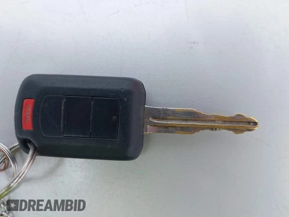 ✅ 2017 Mitsubishi Outlander ES • VIN: JA4AP3AU8HZ003359 • Лот: 42386328. Опубликован ранее на IAAI с пробегом 204 839 миль. Бесплатный доступ к архиву аукционных продаж из США и подробный отчёт об истории автомобиля на DreamBid. Изображение 11.