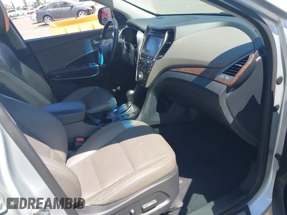 ✅ 2017 Hyundai Santa Fe Limited Ultimate • VIN: KM8SR4HF7HU251807 • Лот: 43164640. Опубликован ранее на IAAI с пробегом 143 691 миль. Бесплатный доступ к архиву аукционных продаж из США и подробный отчёт об истории автомобиля на DreamBid. Изображение 5.