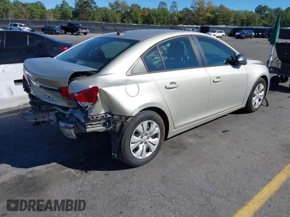 ✅ 2014 Chevrolet Cruze LS • VIN: 1G1PA5SH1E7198543 • Lot: 43491124. Listed on IAAI with 182,676 mi. Free auction sales archive from the USA and detailed vehicle history report at DreamBid. Image 4.