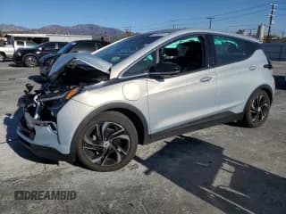 ✅ 2023 Chevrolet Bolt EV 2LT • VIN: 1G1FX6S04P4192430 • Lot: 42261915. Wystawiony na Copart z przebiegiem 6 390 mil. Bezpłatny archiwum sprzedaży aukcyjnych z USA i szczegółowy raport historii pojazdu na DreamBid. Zdjęcie 1.