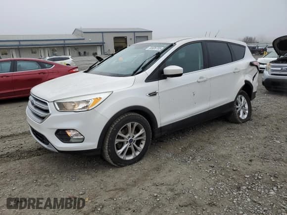✅ 2017 Ford Escape SE • VIN: 1FMCU0GD9HUD26468 • Lot: 93526705. Wystawiony na Copart z przebiegiem 89 076 mil. Bezpłatny archiwum sprzedaży aukcyjnych z USA i szczegółowy raport historii pojazdu na DreamBid. Zdjęcie 1.