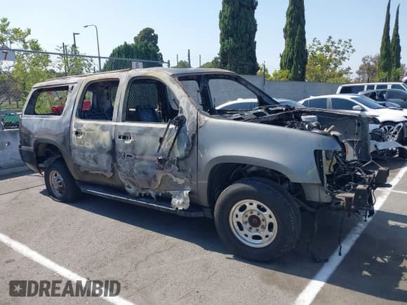 ✅ 2007 Chevrolet Suburban Commercial • VIN: 3GNGK26K77G143019 • Lot: 42608014. Wystawiony na IAAI z przebiegiem Nie podano. Bezpłatny archiwum sprzedaży aukcyjnych z USA i szczegółowy raport historii pojazdu na DreamBid. Zdjęcie 1.