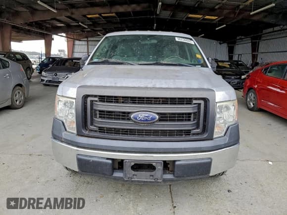 ✅ 2013 Ford F-150 XL • VIN: 1FTMF1CM8DKD82728 • Lot: 96236885. Listed on Copart with 204,191 mi. Free auction sales archive from the USA and detailed vehicle history report at DreamBid. Image 5.