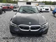 ✅ 2020 BMW 3 Series 330i • VIN: WBA5R1C08LFH54620 • Lot: 69277645. Wystawiony na Copart z przebiegiem Nie podano. Bezpłatny archiwum sprzedaży aukcyjnych z USA i szczegółowy raport historii pojazdu na DreamBid. Zdjęcie 5.