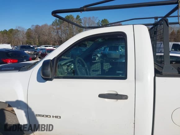 ✅ 2013 Chevrolet Silverado 2500HD Work Truck • VIN: 1GC0CVCG8DF200821 • Lot: 41566276. Wystawiony na IAAI z przebiegiem 325 319 mil. Bezpłatny archiwum sprzedaży aukcyjnych z USA i szczegółowy raport historii pojazdu na DreamBid. Zdjęcie 13.