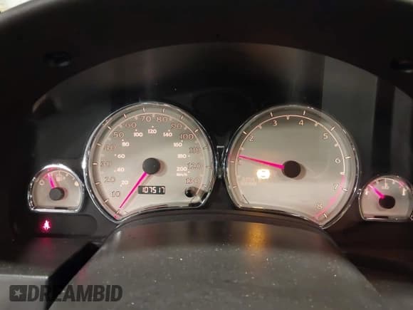 ✅ 2005 Saturn VUE • VIN: 5GZCZ63405S846000 • Lot: 42081031. Wystawiony na IAAI z przebiegiem 107 517 mil. Bezpłatny archiwum sprzedaży aukcyjnych z USA i szczegółowy raport historii pojazdu na DreamBid. Zdjęcie 7.