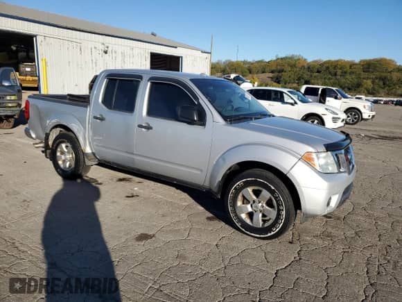 2013 Nissan Frontier SV z VIN 1N6AD0EV1DN717865, wystawiony jako Copart lot #90035175 z przebiegiem 201 730 mil mil oraz Czysty tytuł • Clean title. Historia ofert i sprzedaży dostępna na DreamBid. Obrazek 4.