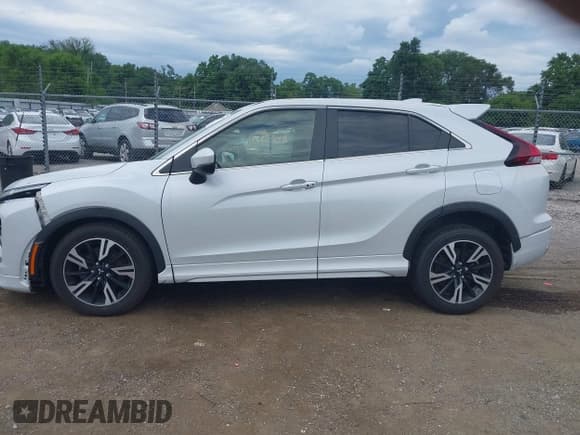✅ 2023 Mitsubishi Eclipse Cross SE • VIN: JA4ATWAA3PZ003805 • Лот: 42638879. Опубликован ранее на IAAI с пробегом 25 937 миль. Бесплатный доступ к архиву аукционных продаж из США и подробный отчёт об истории автомобиля на DreamBid. Изображение 14.
