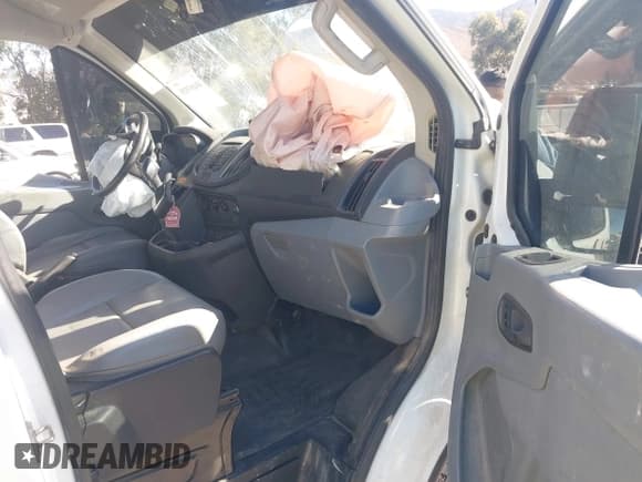 ✅ 2016 Ford Transit • VIN: 1FTYR1YG0GKB54092 • Lot: 43453920. Wystawiony na IAAI z przebiegiem Nie podano. Bezpłatny archiwum sprzedaży aukcyjnych z USA i szczegółowy raport historii pojazdu na DreamBid. Zdjęcie 5.