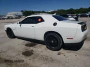 ✅ 2021 Dodge Challenger R/T • VIN: 2C3CDZBTXMH567772 • Lot: 63748284. Wystawiony na Copart z przebiegiem 33 995 mil. Bezpłatny archiwum sprzedaży aukcyjnych z USA i szczegółowy raport historii pojazdu na DreamBid. Zdjęcie 2.