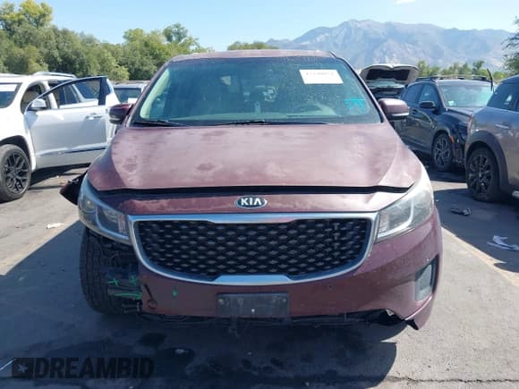 ✅ 2017 Kia Sedona LX • VIN: KNDMB5C17H6311348 • Lot: 43240071. Wystawiony na IAAI z przebiegiem 135 123 mil. Bezpłatny archiwum sprzedaży aukcyjnych z USA i szczegółowy raport historii pojazdu na DreamBid. Zdjęcie 12.