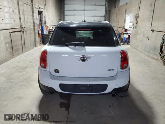 ✅ 2011 MINI Countryman • VIN: WMWZB3C55BWM01583 • Lot: 83761905. Wystawiony na Copart z przebiegiem 142 643 mil. Bezpłatny archiwum sprzedaży aukcyjnych z USA i szczegółowy raport historii pojazdu na DreamBid. Zdjęcie 6.