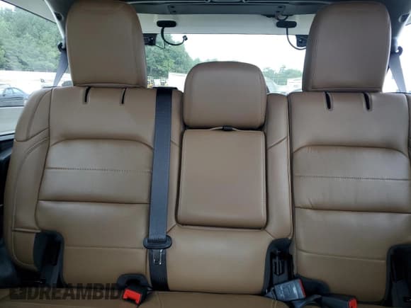 ✅ 2022 Jeep Wrangler Unlimited Sahara Altitude • VIN: 1C4HJXEG3NW148744 • Lot: 70289415. Listed on Copart with 21,630 mi. Free auction sales archive from the USA and detailed vehicle history report at DreamBid. Image 10.