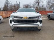✅ 2022 Chevrolet Silverado 1500 LT • VIN: 1GCPDKEK3NZ611703 • Lot: 41298996. Wystawiony na IAAI z przebiegiem 23 912 mil. Bezpłatny archiwum sprzedaży aukcyjnych z USA i szczegółowy raport historii pojazdu na DreamBid. Zdjęcie 12.