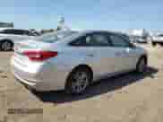 2016 Hyundai Sonata SE z VIN 5NPE24AF6GH296777, wystawiony jako Copart lot #80177535 z przebiegiem 152 558 mil mil oraz Szkoda całkowita • Salvage title. Historia ofert i sprzedaży dostępna na DreamBid. Obrazek 3.